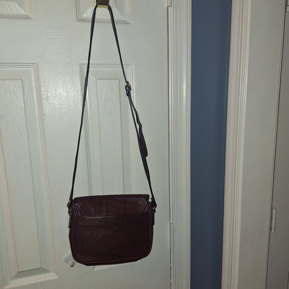Vintage Aigner Elegant Burgundy Leather Crossbody Bag - Picture 4 of 11